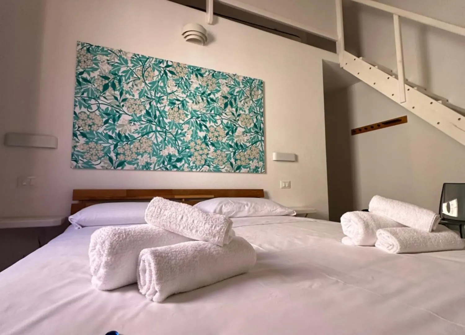 B. Sinis Bed & Breakfast Càbras