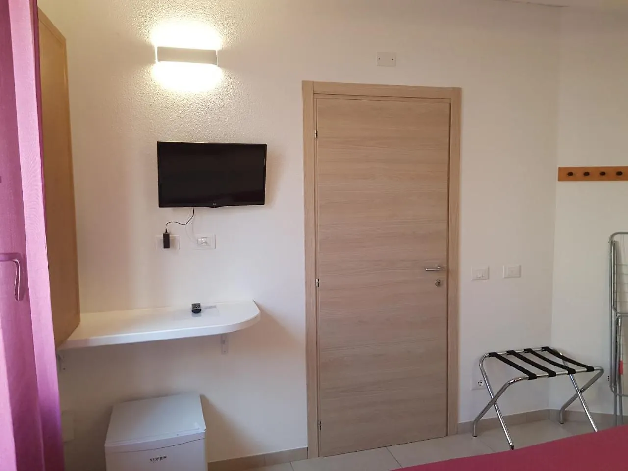 B. Sinis Bed & Breakfast Càbras
