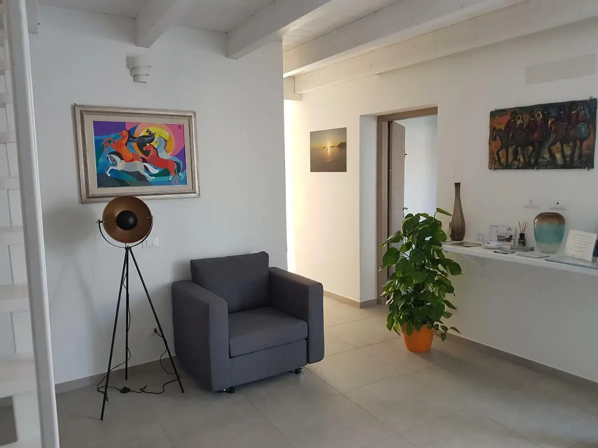 B. Sinis Bed & Breakfast Càbras