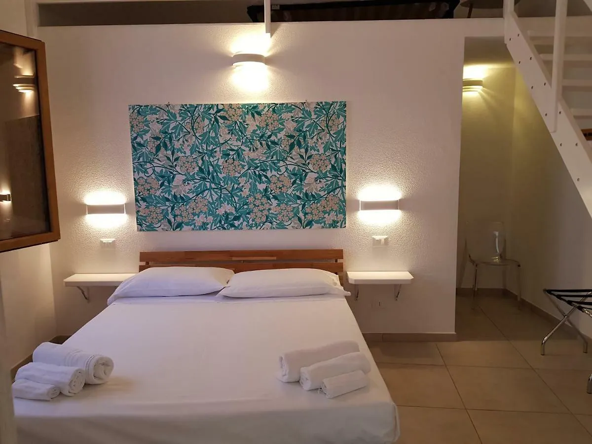 B. Sinis Bed & Breakfast Càbras